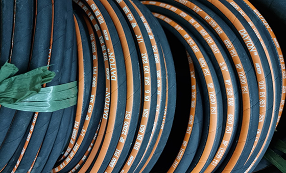 Ultra-high-pressure hydraulic hose assembly